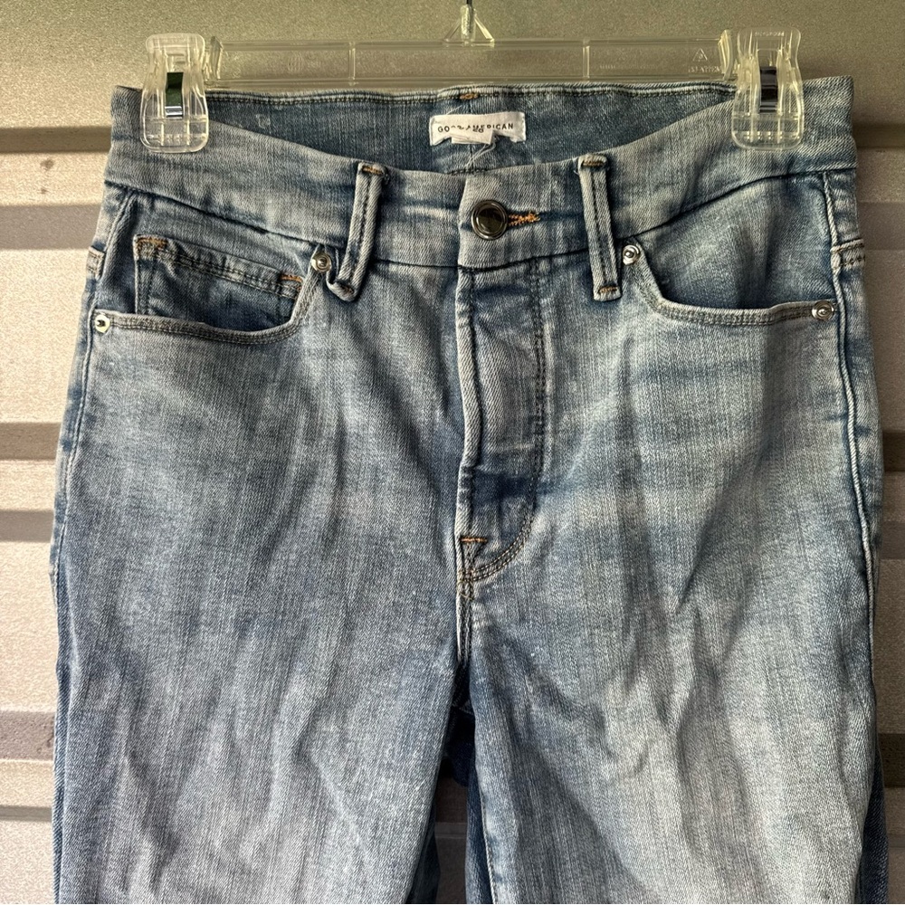 GOOD AMERICAN LIGHT BLUE JEANS SZ 6/28